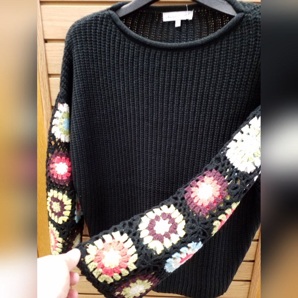 Pullover sweater